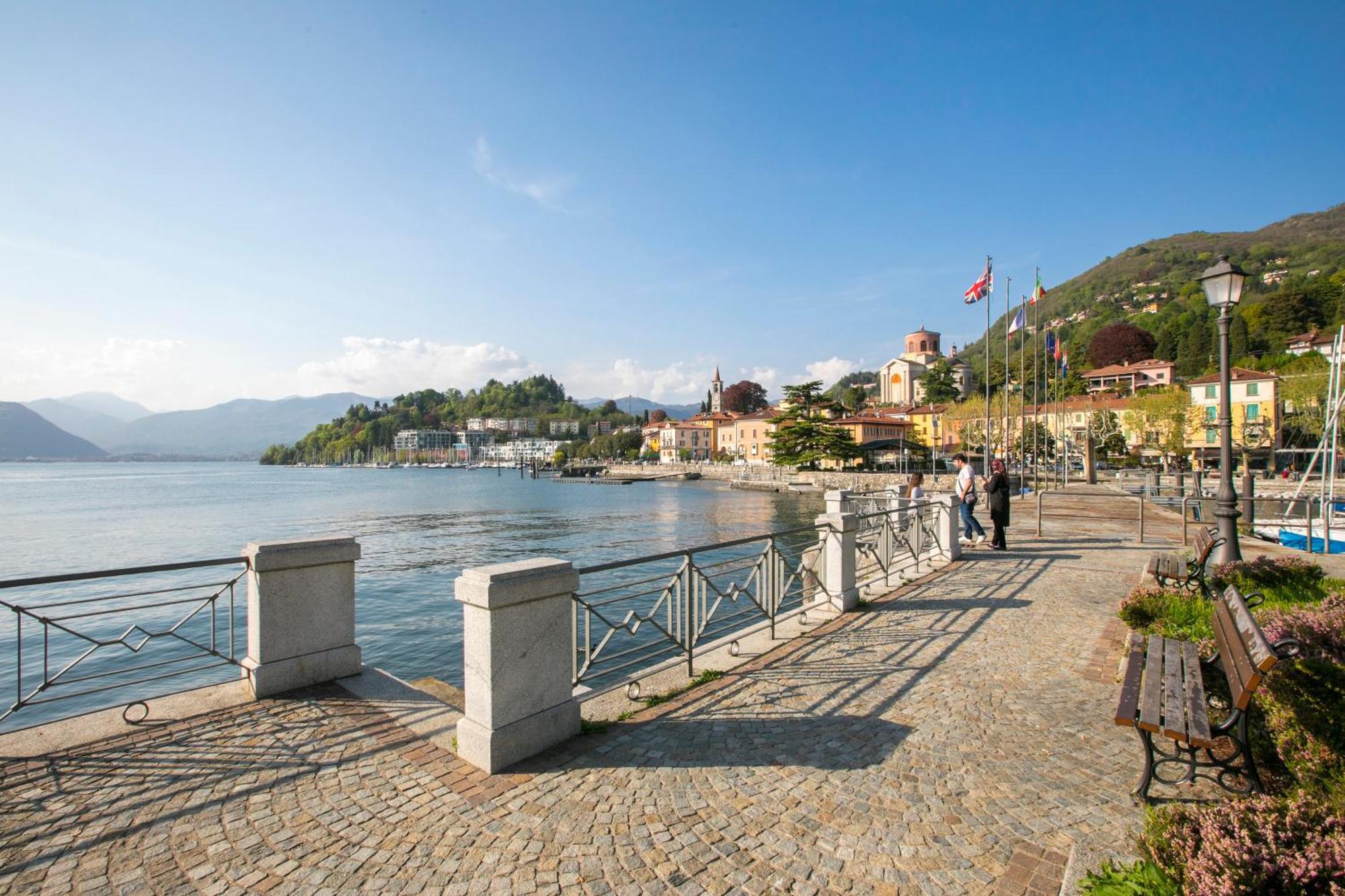 Appartamento Il Golfo Lake View - Happy Rentals Laveno Exteriör bild