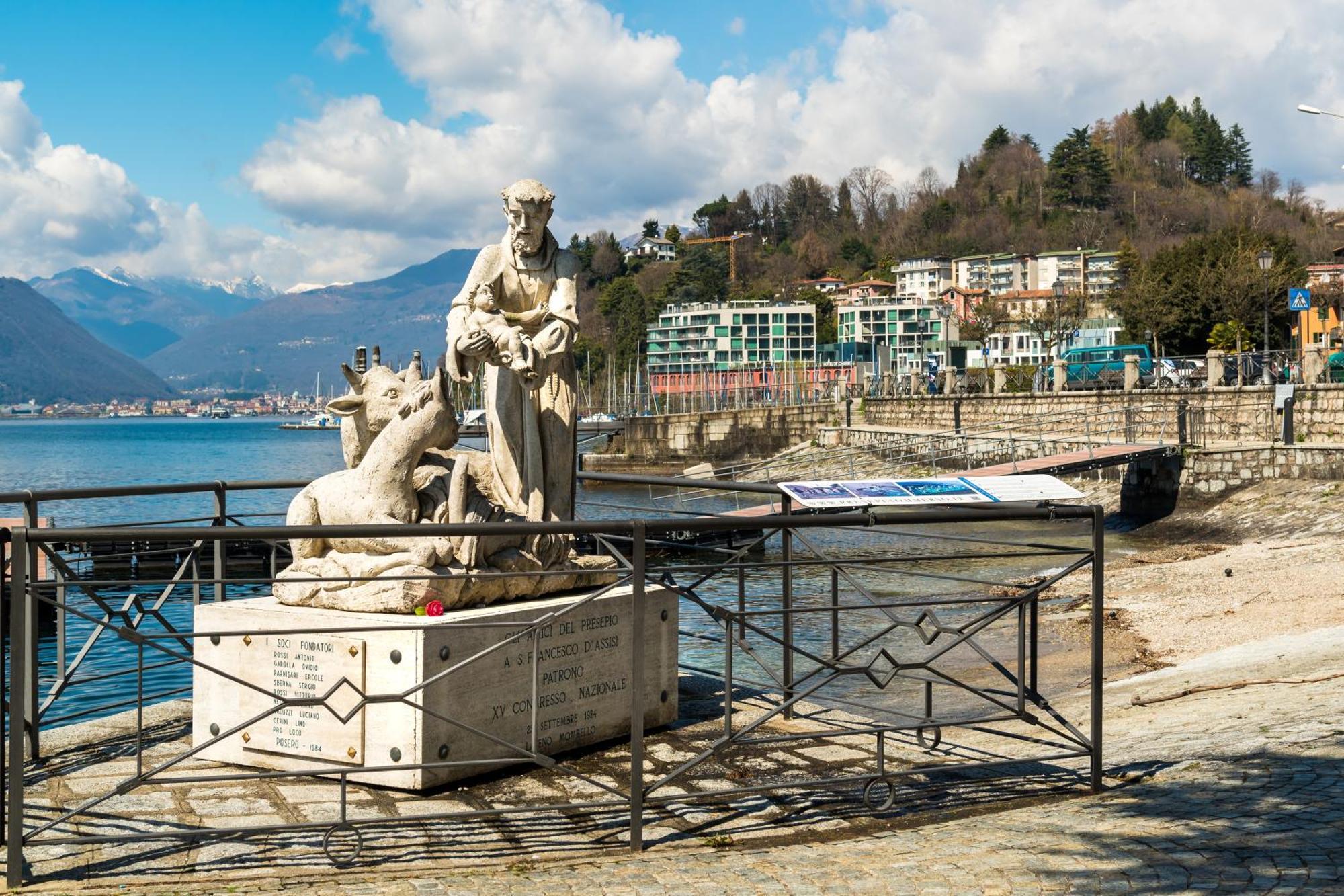 Appartamento Il Golfo Lake View - Happy Rentals Laveno Exteriör bild