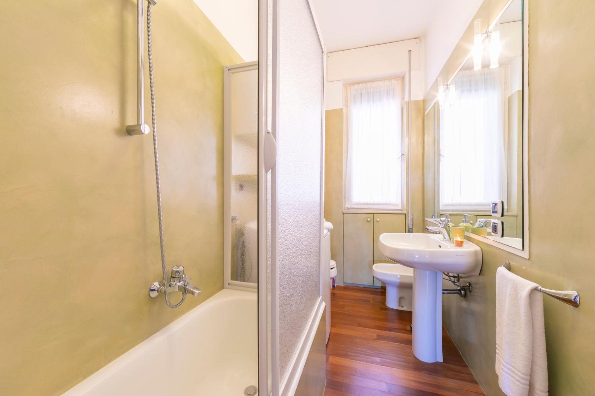 Appartamento Il Golfo Lake View - Happy Rentals Laveno Exteriör bild