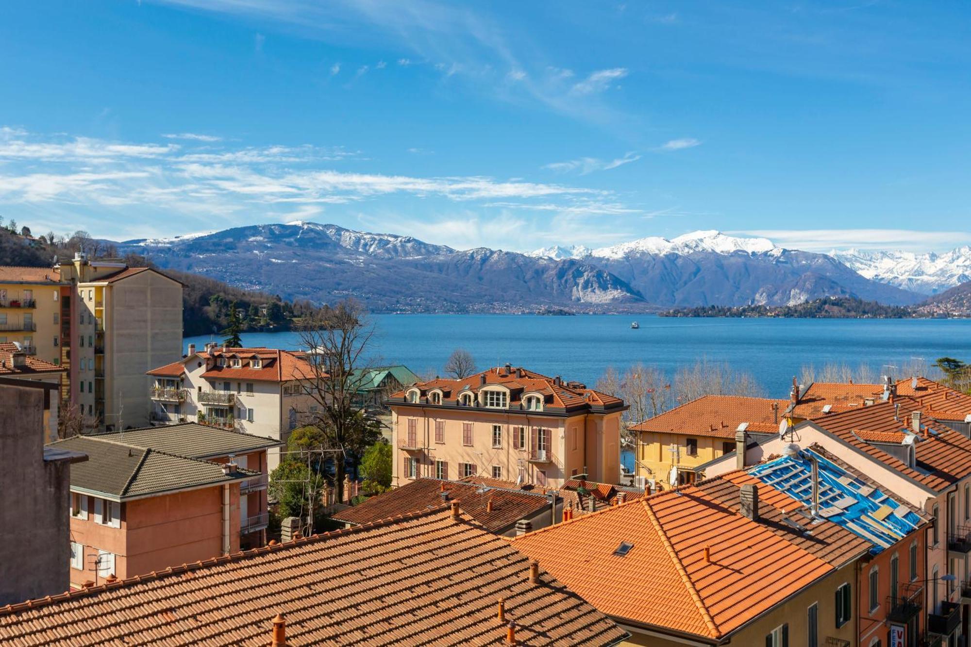 Appartamento Il Golfo Lake View - Happy Rentals Laveno Exteriör bild
