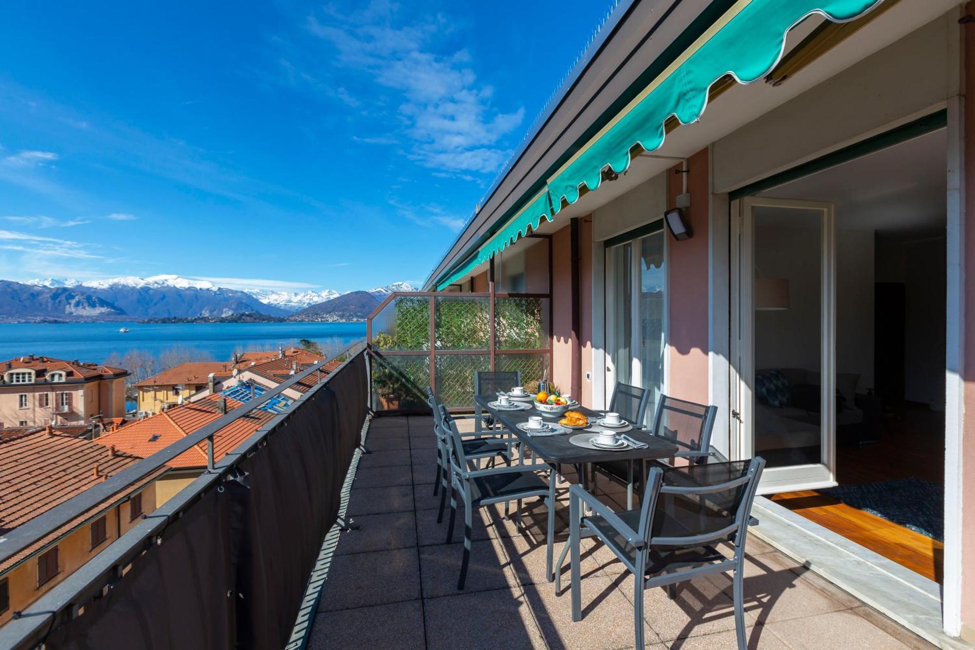 Appartamento Il Golfo Lake View - Happy Rentals Laveno Exteriör bild